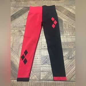 Chic Two-Tone Red and Black Leggings